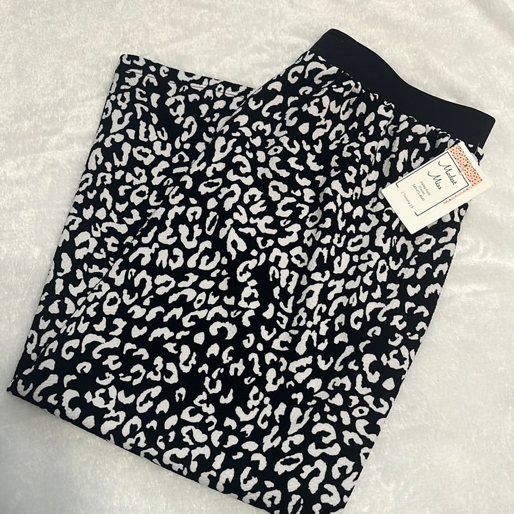 - Custom skirt.